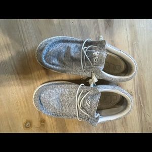 Youth Hey Dude size 6